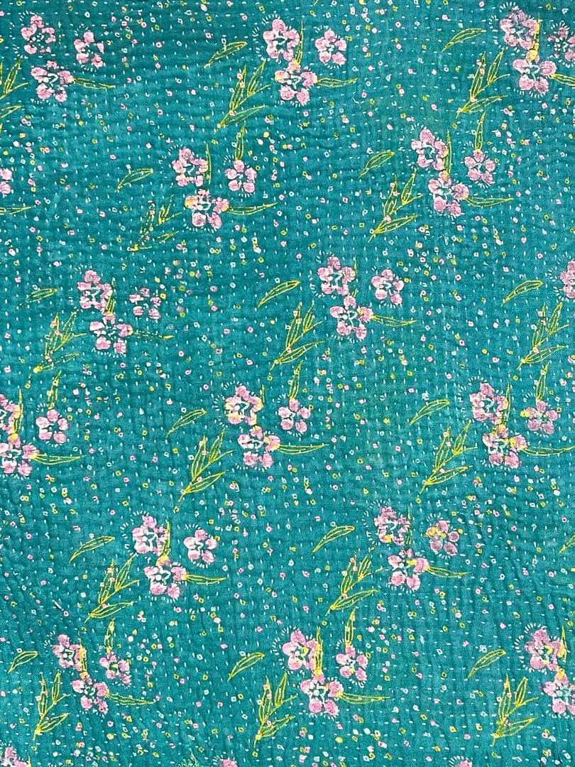 カンタ 刺繍 ラリーキルト インド ビンテージ布 ベッドカバー ソファーカバー