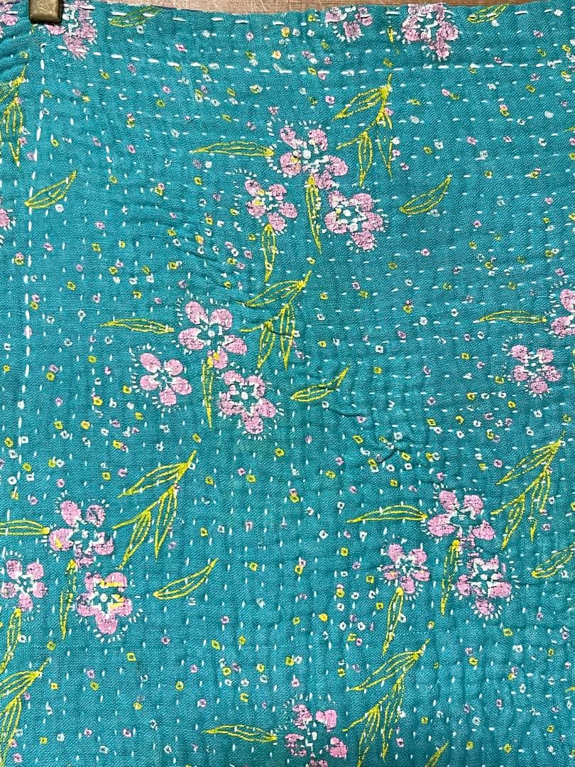 カンタ 刺繍 ラリーキルト インド ビンテージ布 ベッドカバー ソファーカバー