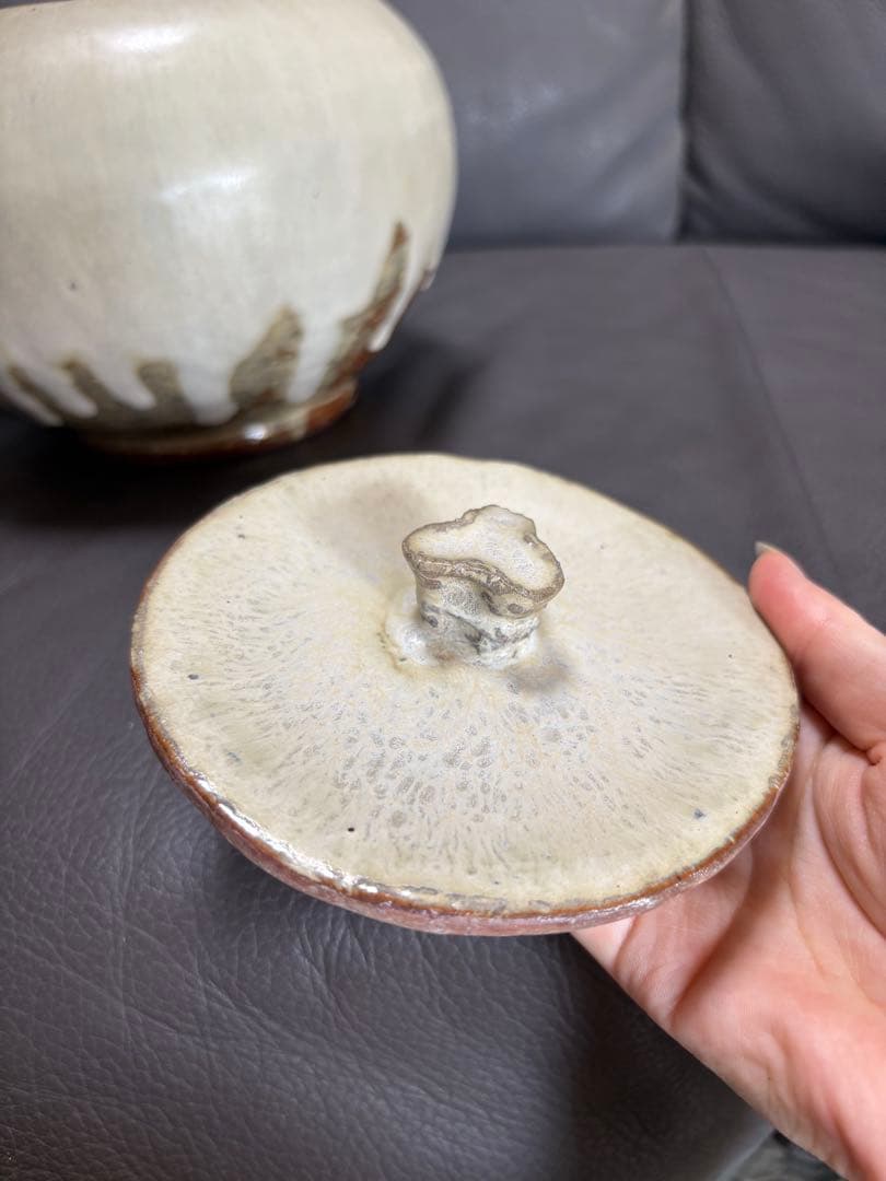 蓋付き入れ物　置物