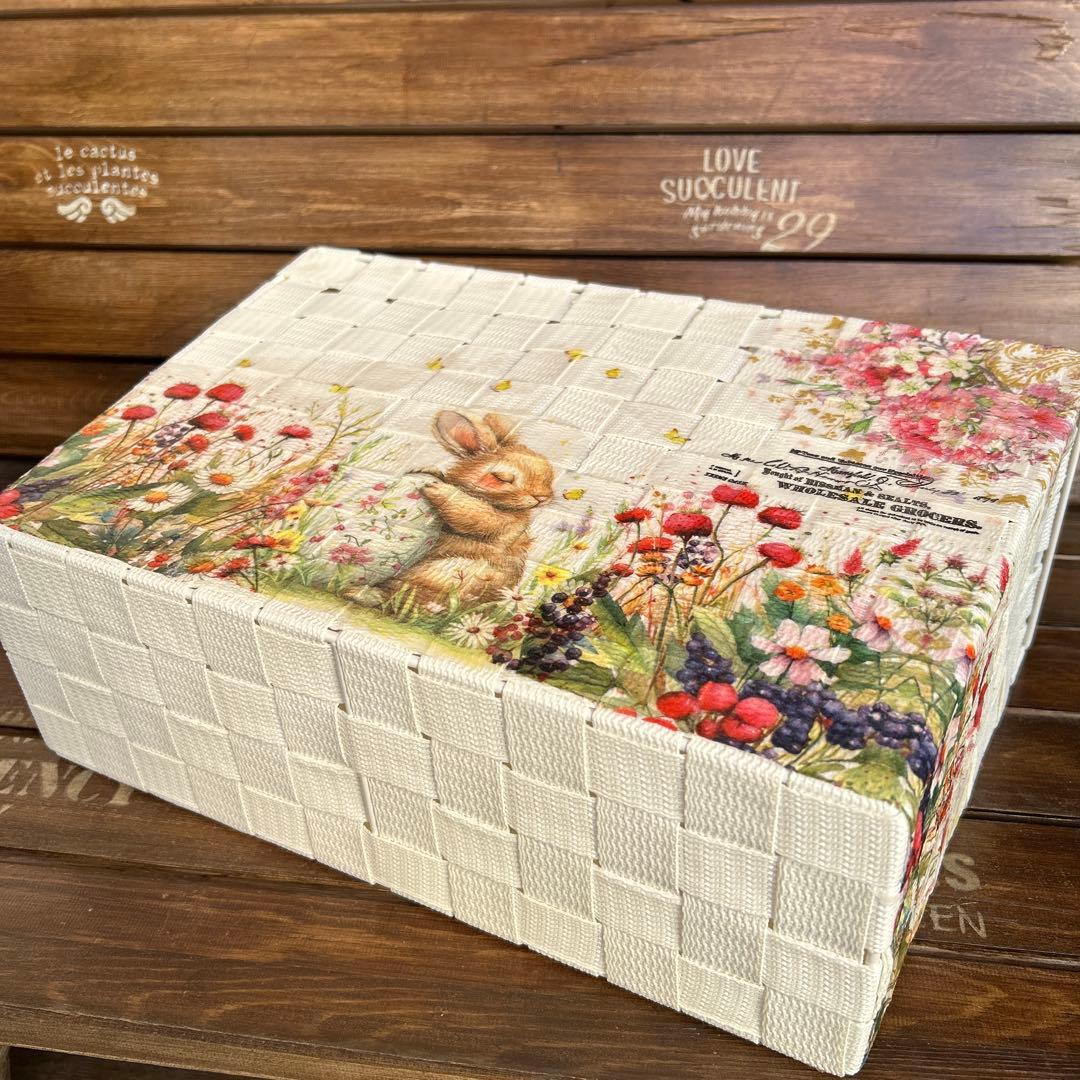 ご予約品　ハンドメイドリメイク　 マガジンラック たまごを抱いたうさぎさんとお花