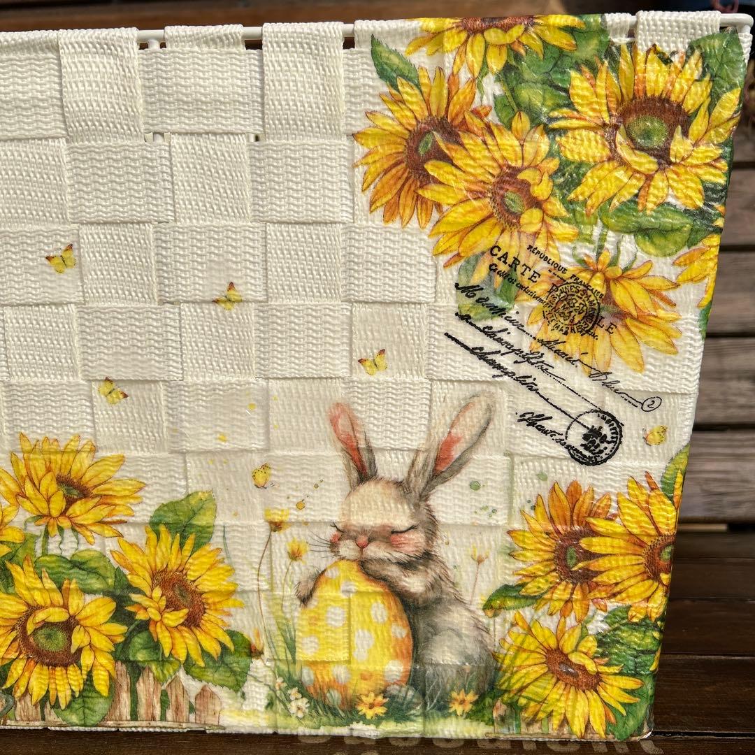 ご予約品　ハンドメイドリメイク　 マガジンラック たまごを抱いたうさぎさんとお花