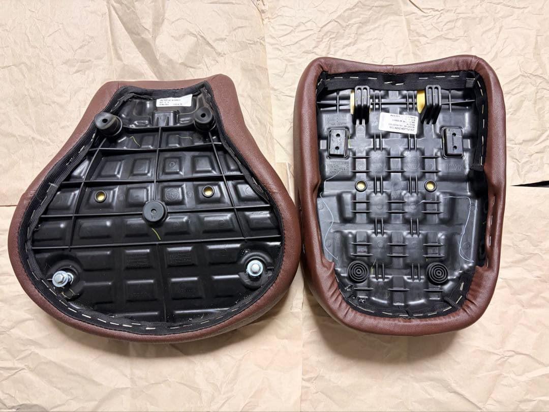 ロイヤルエンフィールド クラシック350 純正ノーマルシート ブラウン 前後