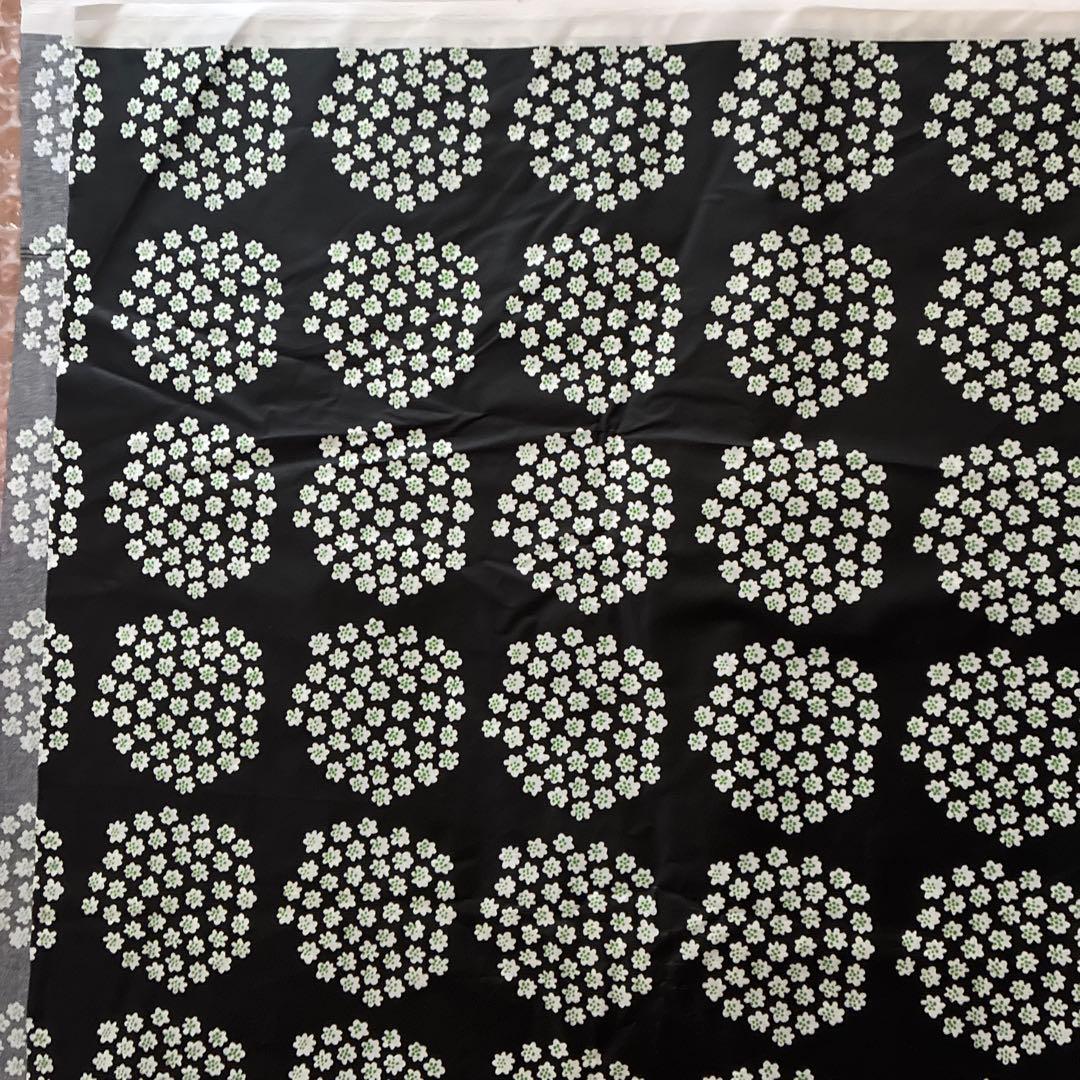 マリメッコ　テーブルクロス　オイルクロス　約138×270cm 未使用