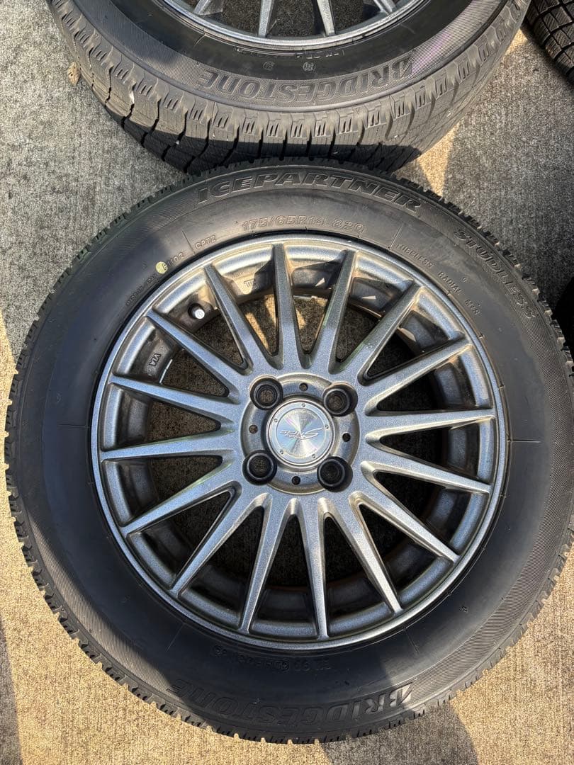BRIDGESTONE 175/65R14 スタッドレスタイヤ　ホイール付き