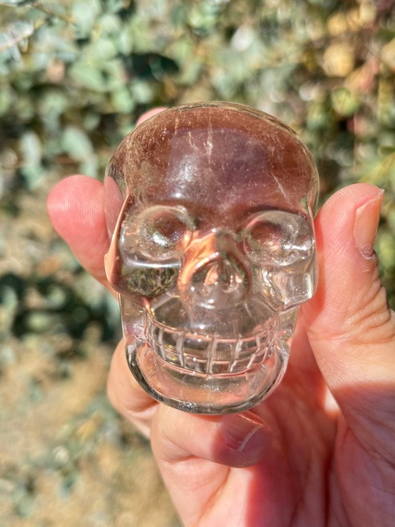 ブラジル　ミナスジェライス州　少しスモーキー　スカル　透明感　うるうる