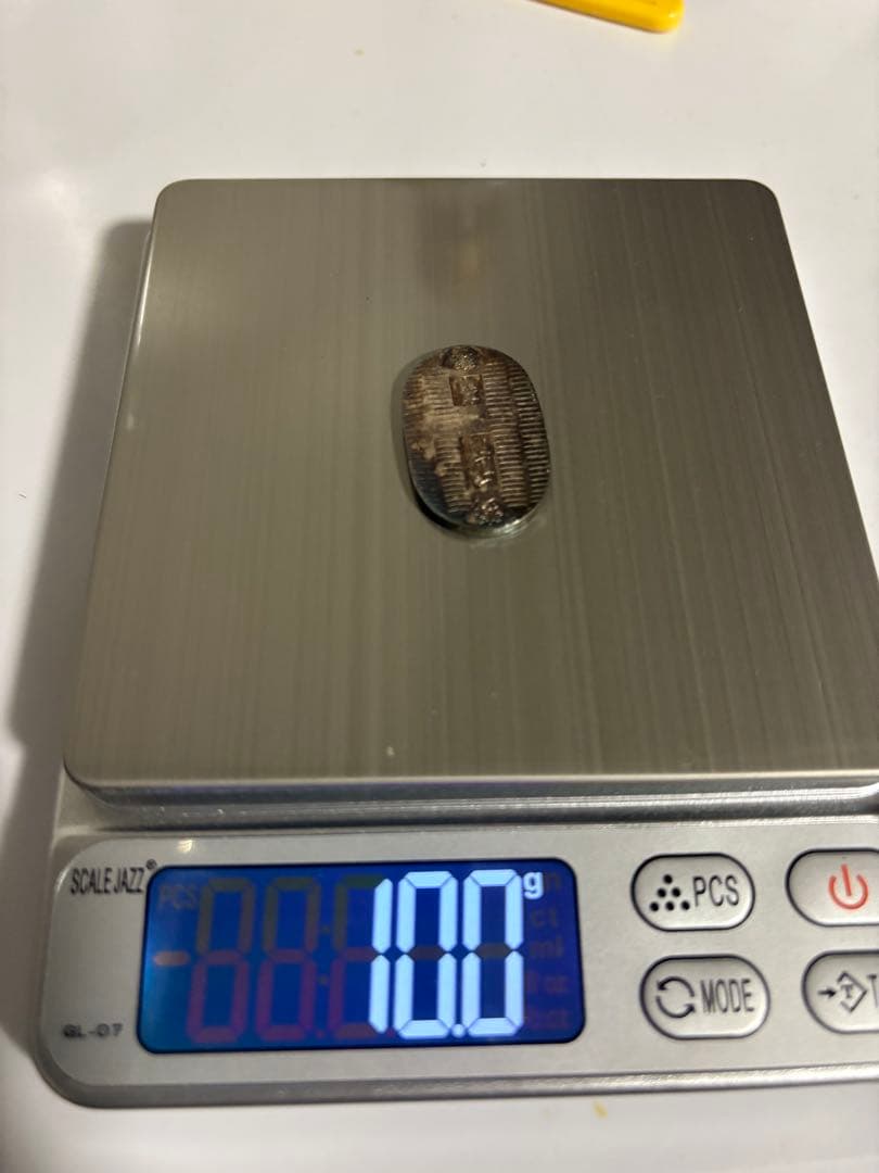 シルバーネックレスと指輪と記念品