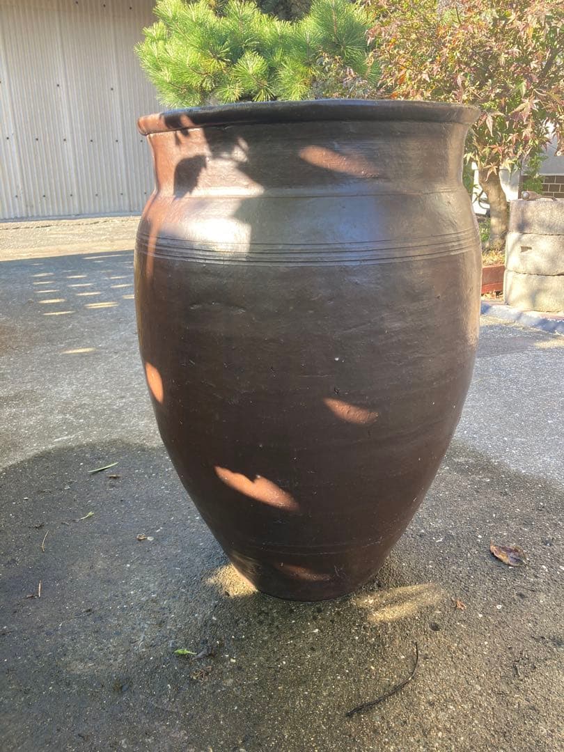 存在感抜群！時代物 陶器の大型甕 古い壺 。茶褐色。和モダン 55センチ