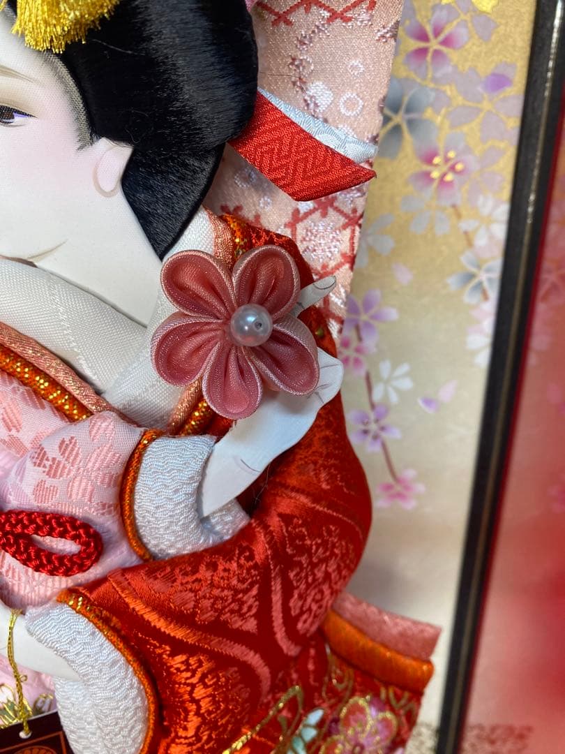 羽子板振袖刺繍金彩ガラスケース１３号・サイズ間口約２８×奥行約２３×高さ約５５㎝