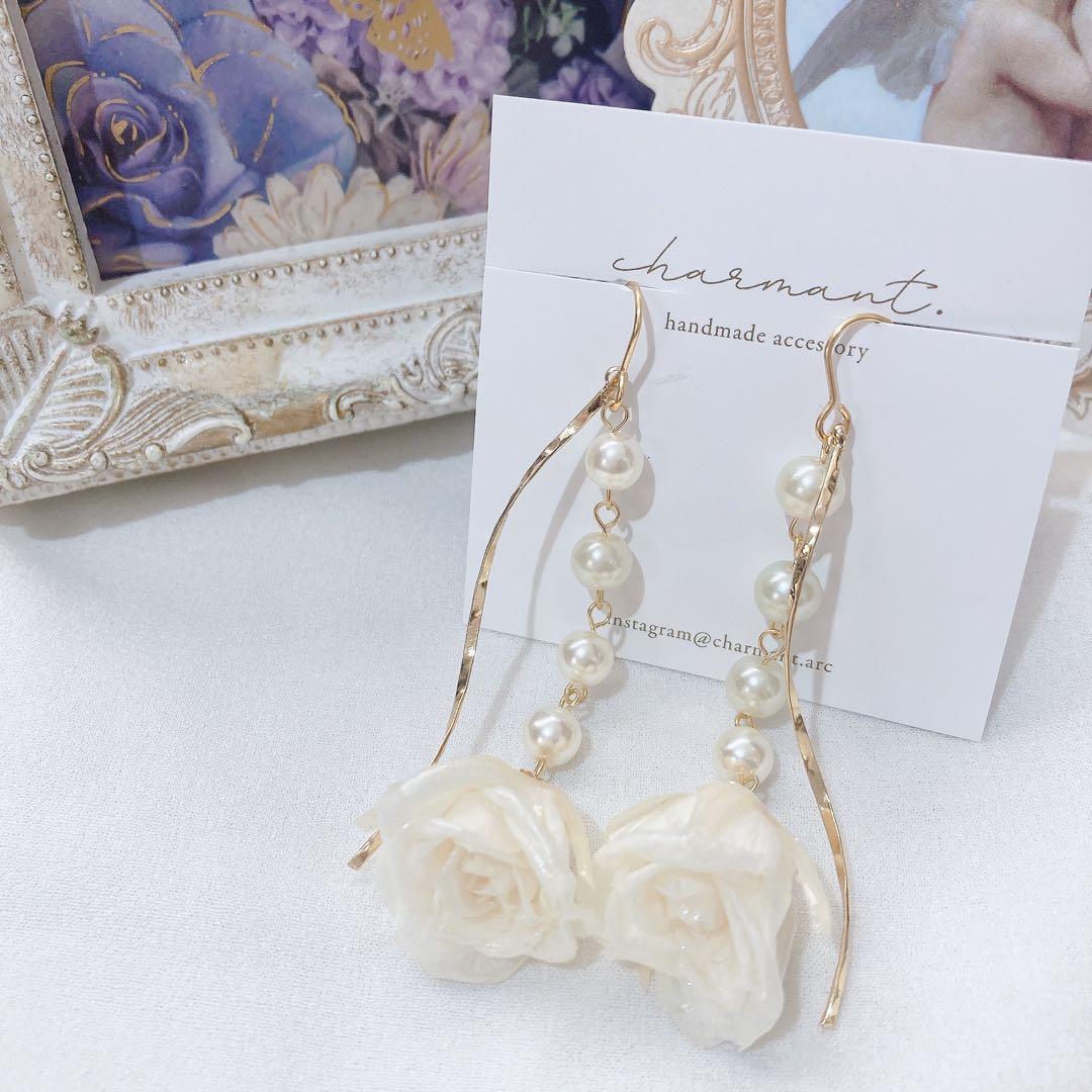薔薇ピアス∗*゜/プリザーブドフラワー