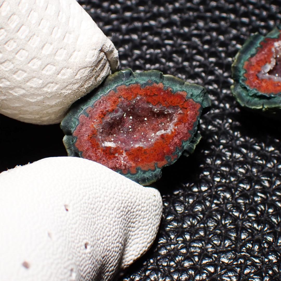 天然石 トレジャーめのう 赤 ペア 1 原石 水晶 鉱物標本 パワーストーン