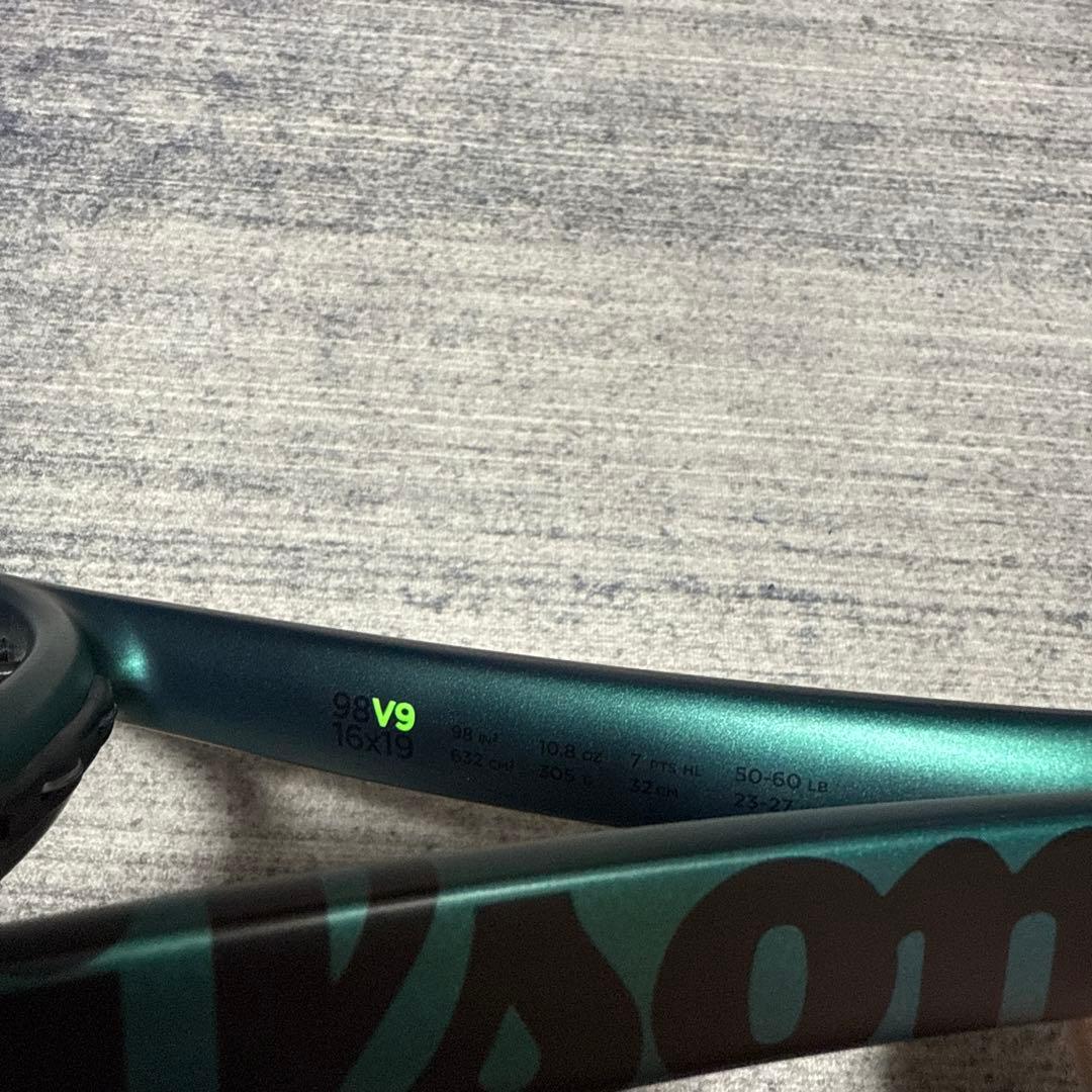 ウィルソン　BLADEv9 98 (16×19) グリップ2
