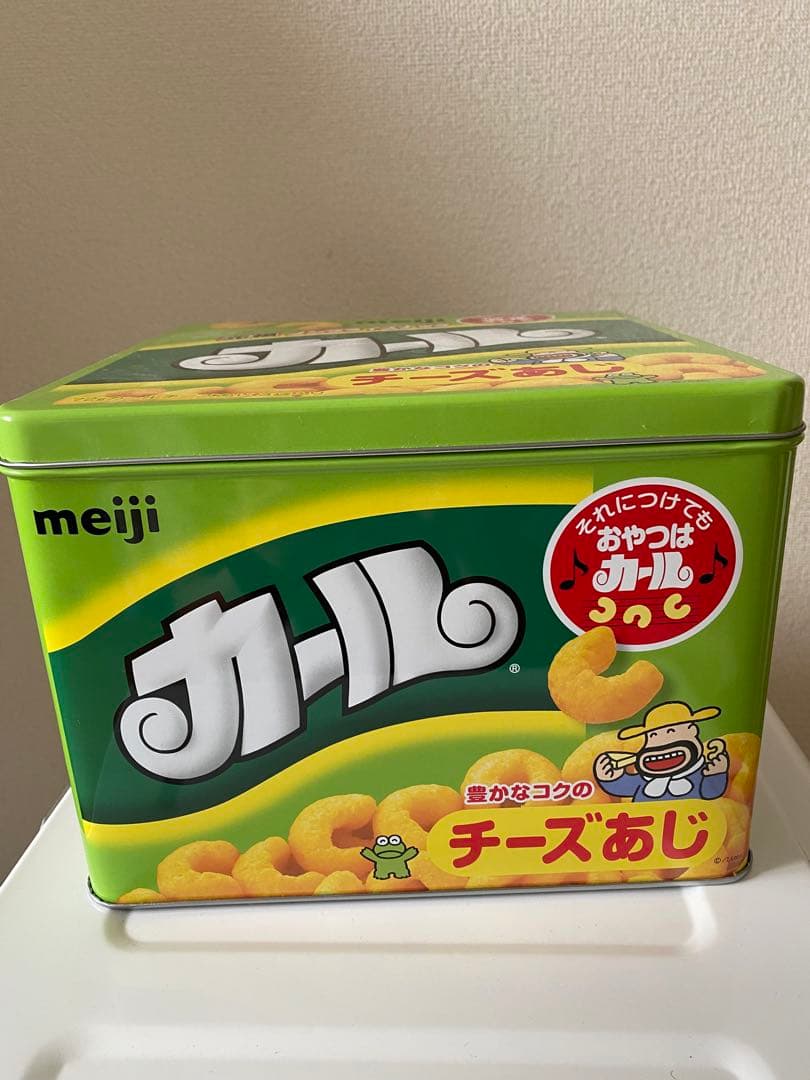 meiji カール チーズあじ 缶