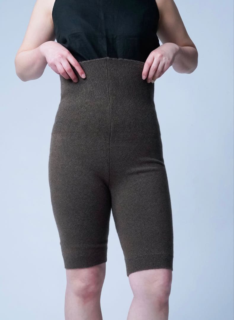 試着のみ美品！wafu. ヤクニットショートレギンス　ワフ　レギンス　ブラウン