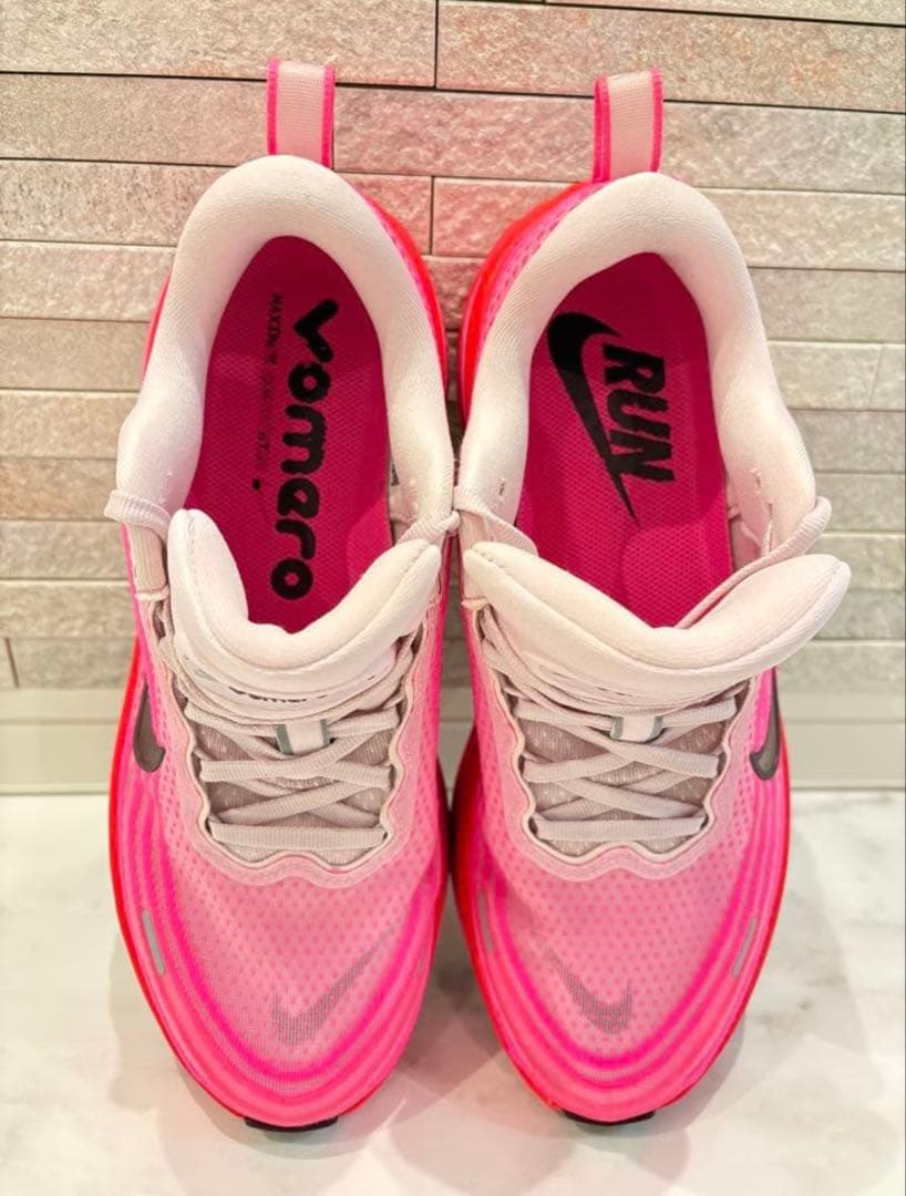 ナイキ26cm ボメロプラスピンク NIKE VOMERO PLUS