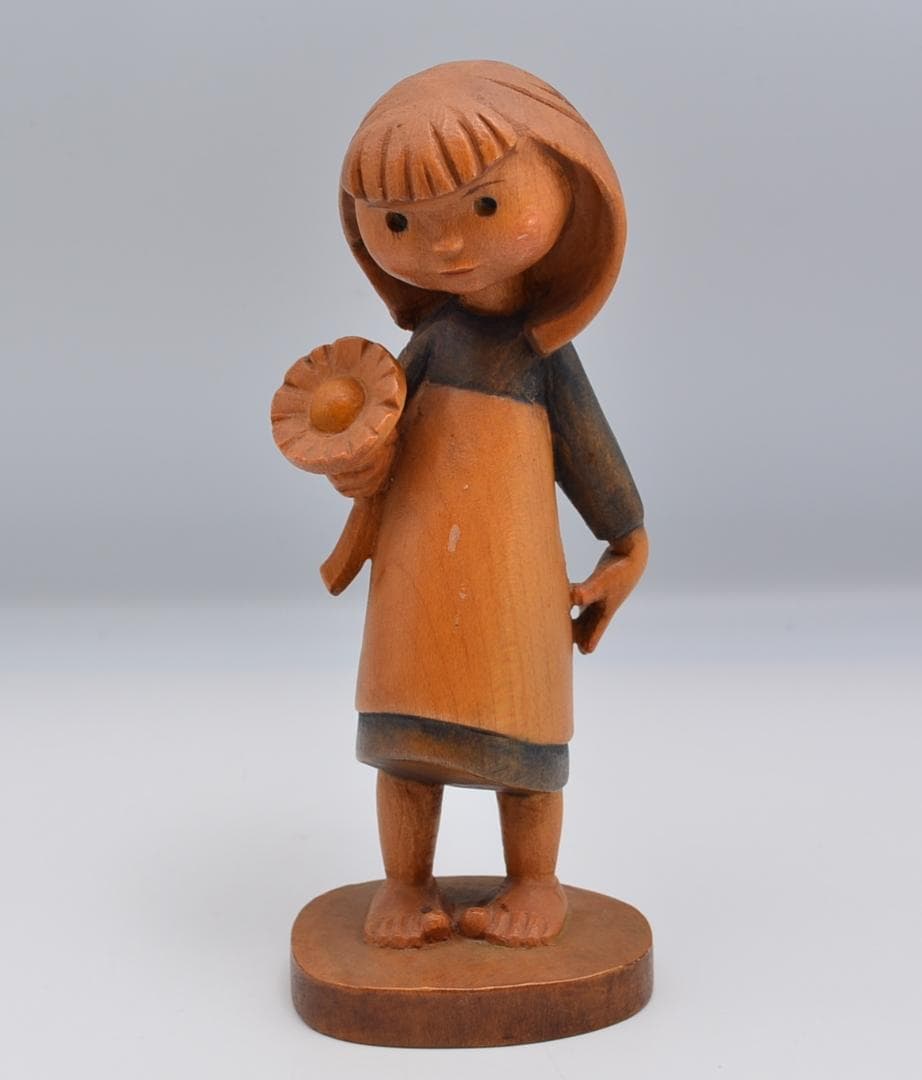 花を持つ少女　アンリ　ANRI　ジークフリート　木彫人形　イタリア　14ｃｍ