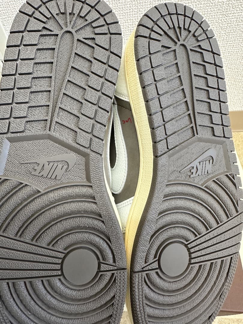 Travis Scott × Nike Air Jordan 1 Low OG