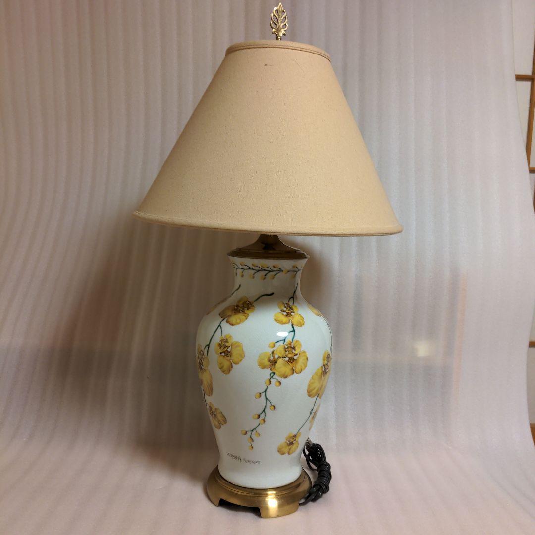 陶磁器テ−ブルランプ