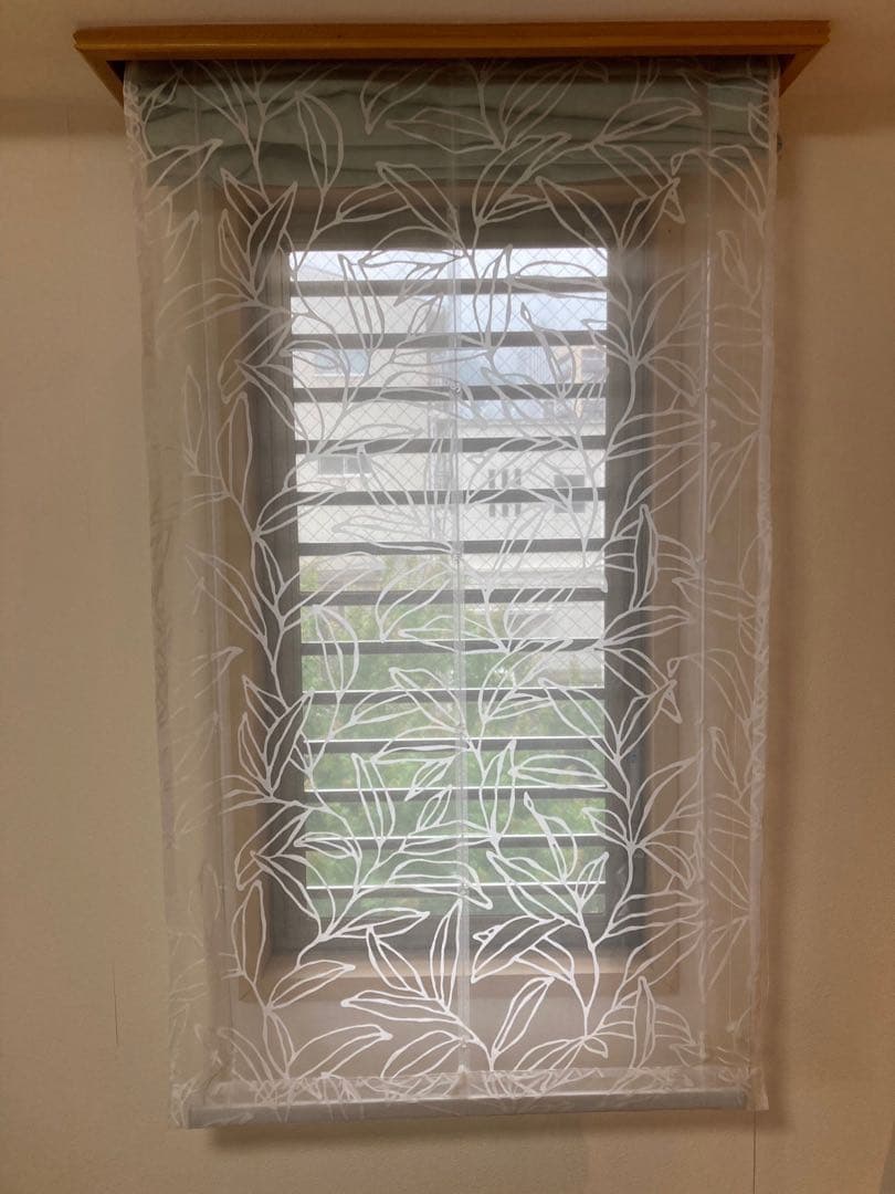 小窓用高級シェードカーテン