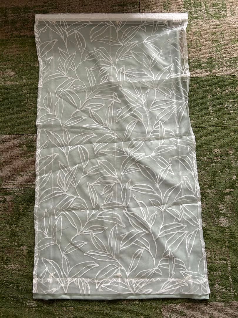 小窓用高級シェードカーテン