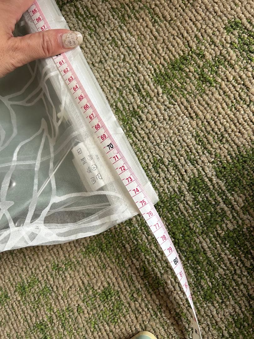 小窓用高級シェードカーテン