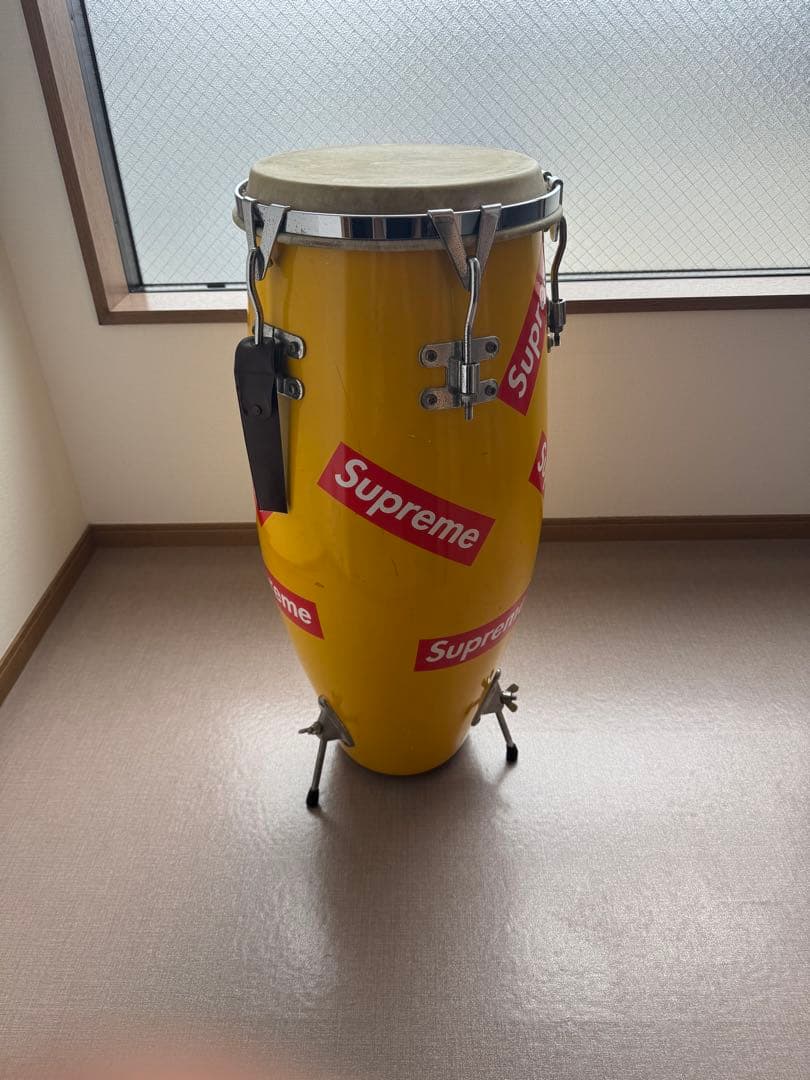 イエロー コンガ supremeステッカー付き
