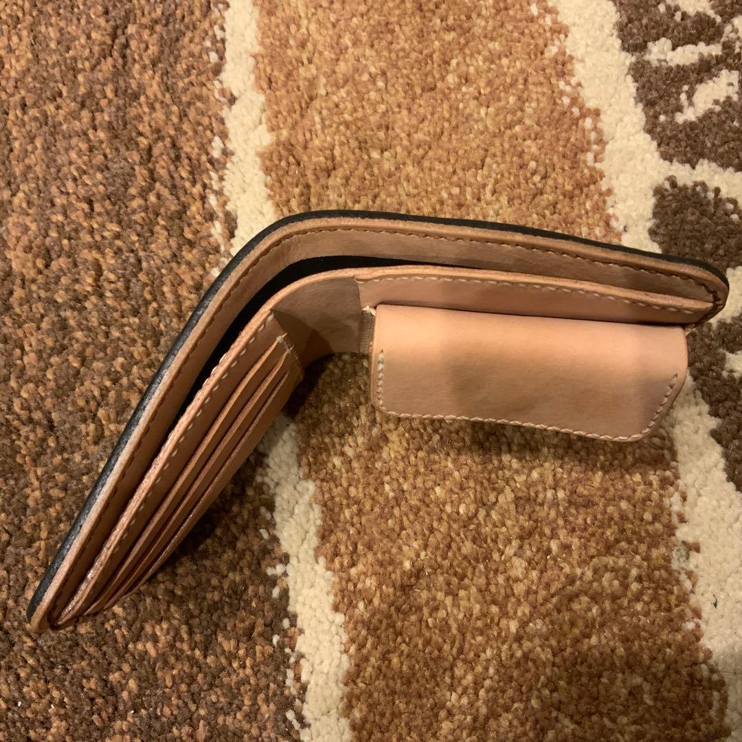 未使用 分厚い黒の本革を使用した二つ折り財布 ハンドメイド