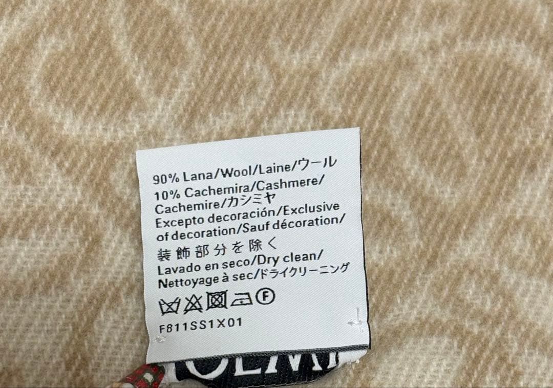 LOEWE ベージュ マフラー　アナグラム　スカーフ