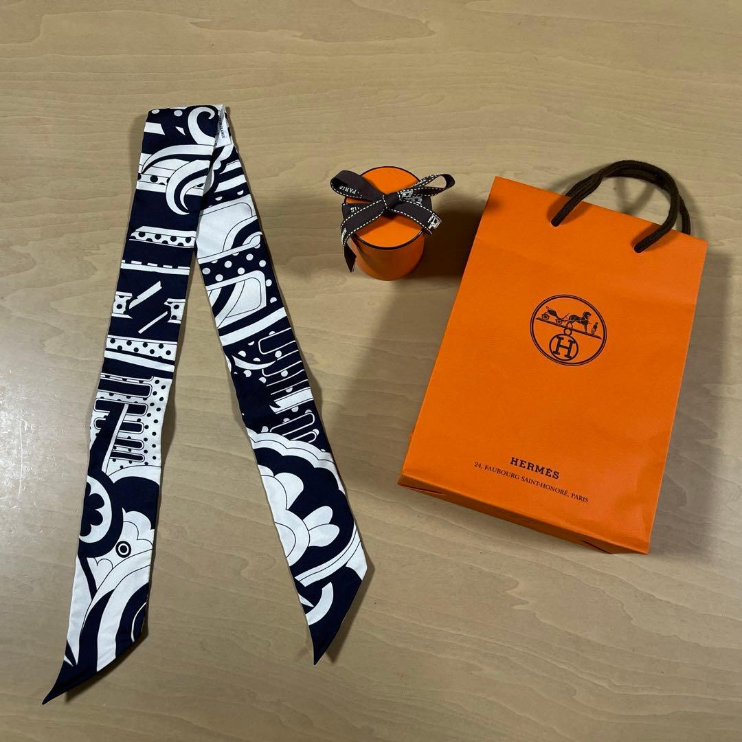 極美品☆HERMÈS エルメス シルクスカーフ ネイビー&ホワイト