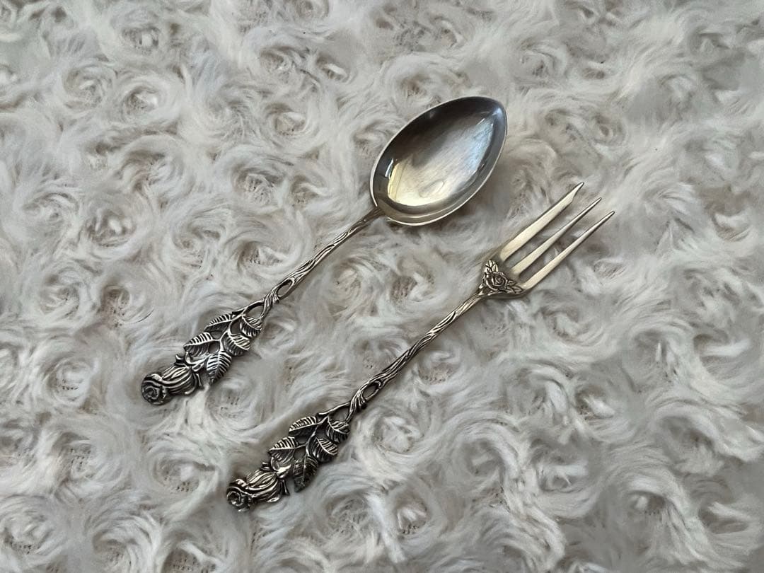 ANTIKO社　ヒルデスハイムローズ　カトラリーセット〈18本セット〉銀製800