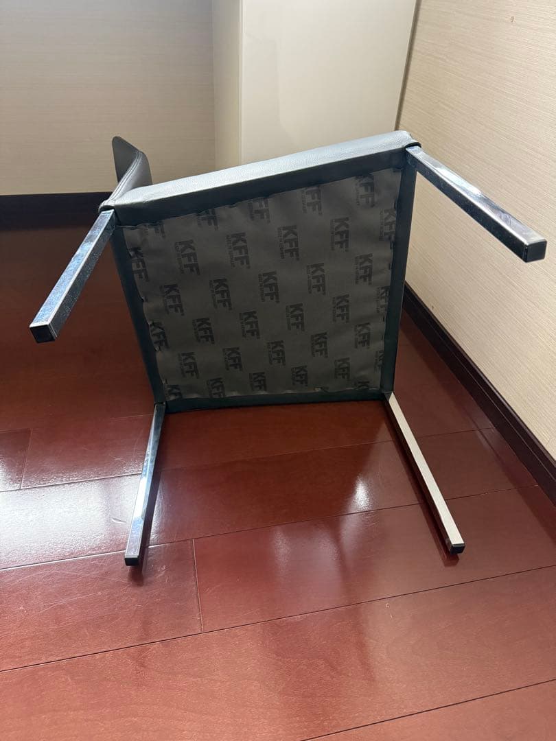 黒い皮革のモダンチェア イタリアのブランド