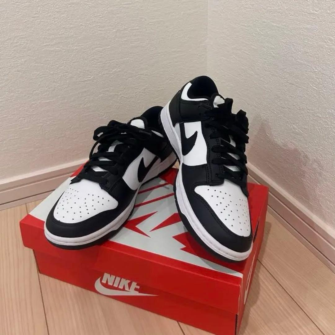 Nike Dunk Low ブラック/ホワイト