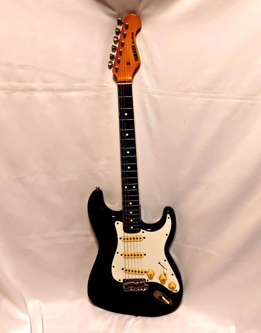 YAMAHA ST360R 　エレキギター