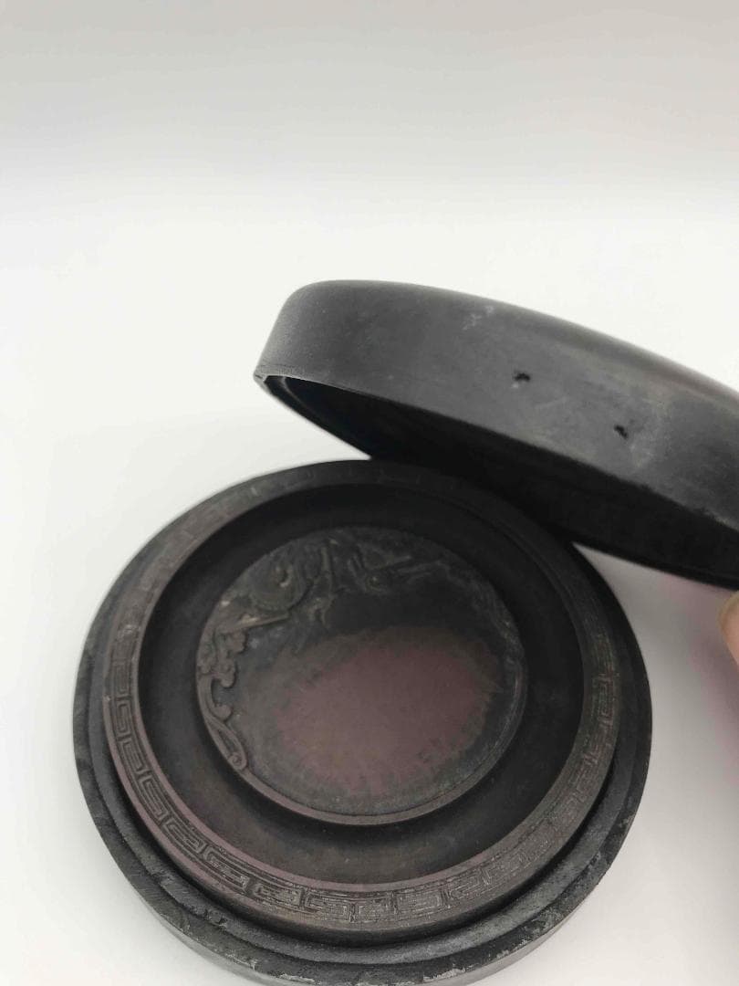 古端渓硯　円硯　清時代　龍紋彫り　石渠硯　唐木蓋台　極上品　初出し物(F-49)