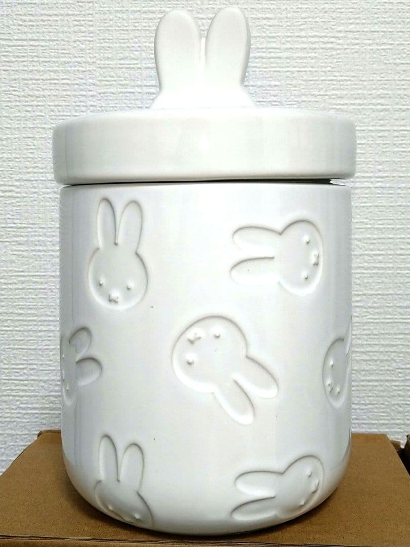 日本未販売　ミッフィ陶器WHITE　耳付きジャー　陶器製　新品