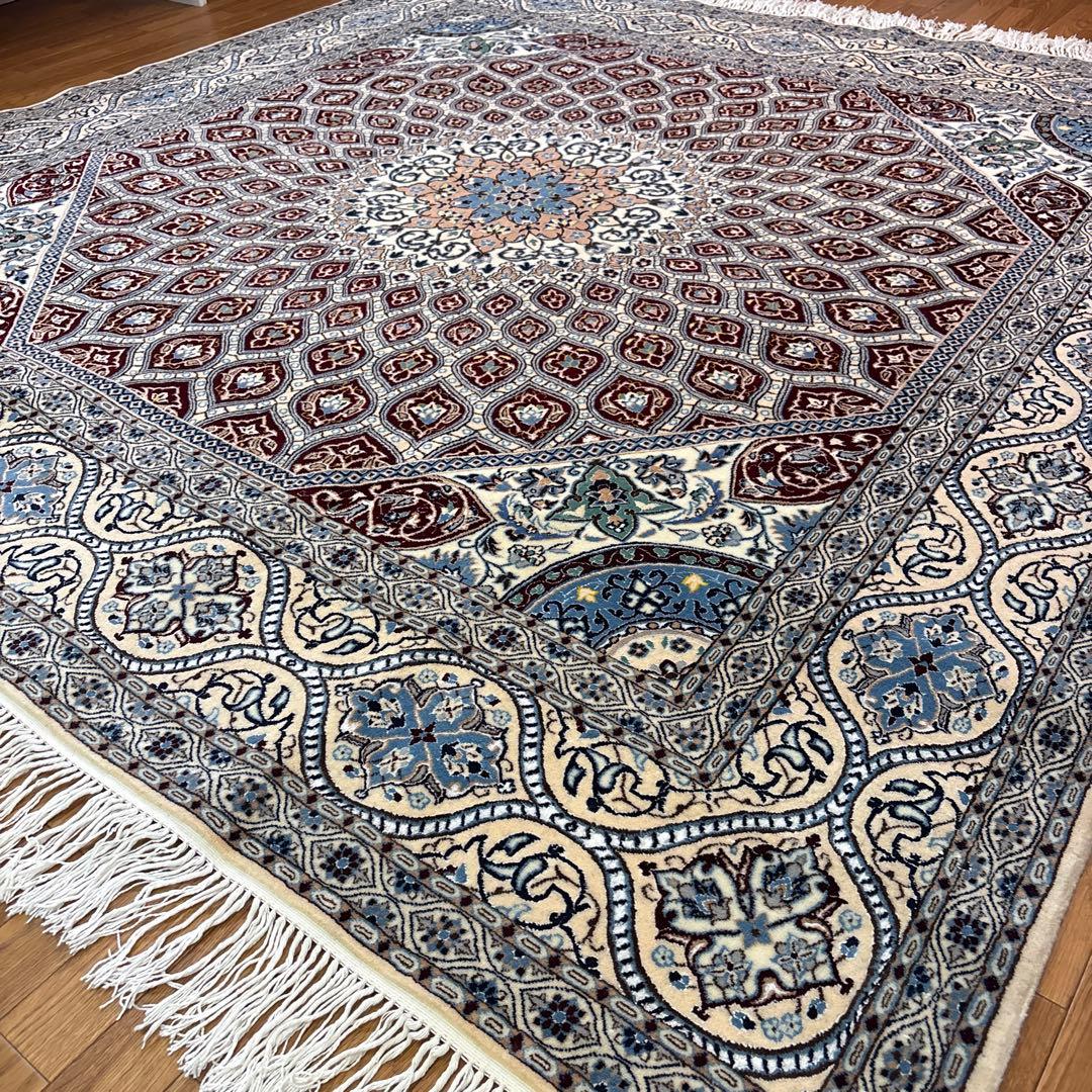 手織りペルシャ絨毯　新品　ナイン産　コルクウール&シルク　210×204 ラグ