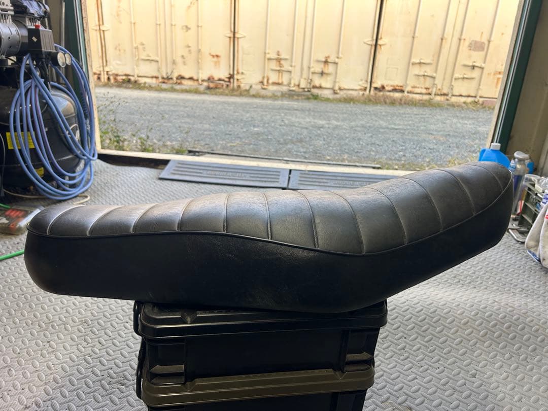 W650 純正シート　美品