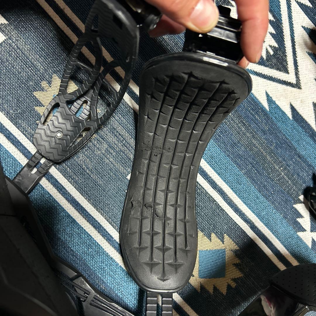 と*と様 salomon サロモン ホログラム Mサイズ　シャドウフィット