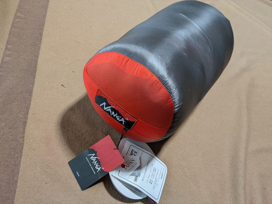 ★美品★NANGA ナンガ　オーロラライト　900DX　レギュラー　RED