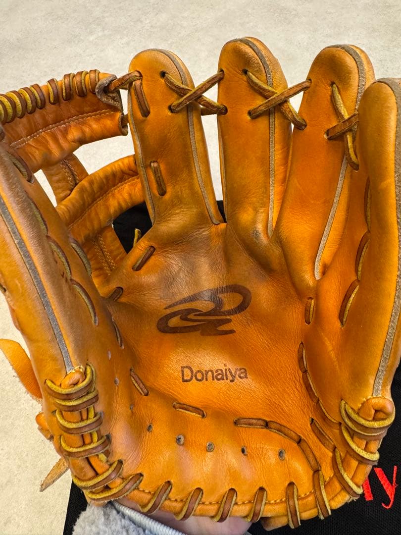 ドナイヤ　軟式野球グローブ　グラブ袋付