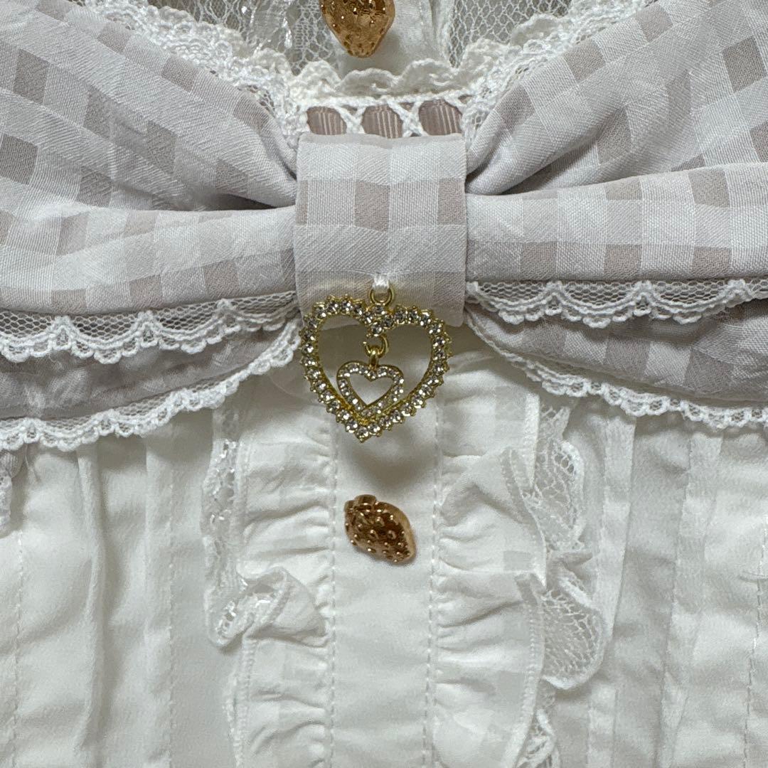 lizlisa ストロベリー刺繍ブラウス