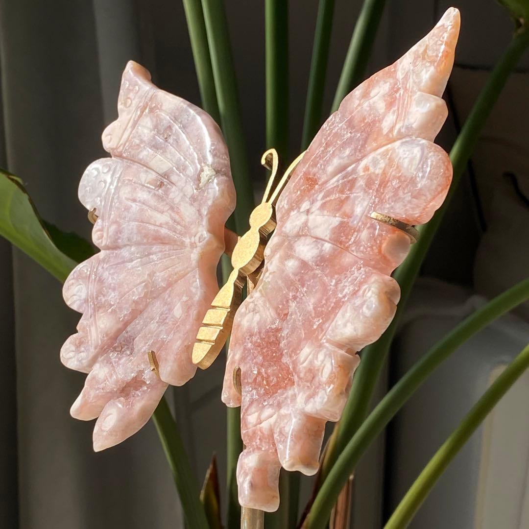 【 ピンクアメジスト フラワーアゲート バタフライ （台座付き）蝶々 桜瑪瑙 】