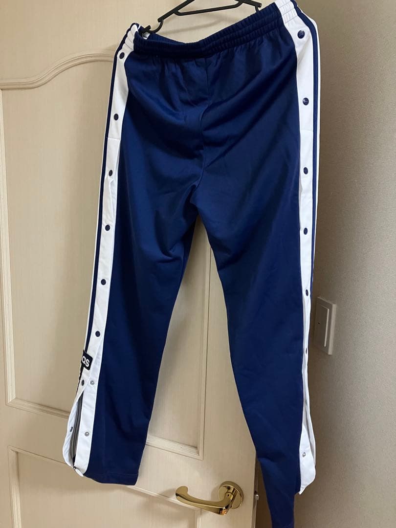 未使用品　アディブレイクトラックパンツ　adidas ジャージ　レディース