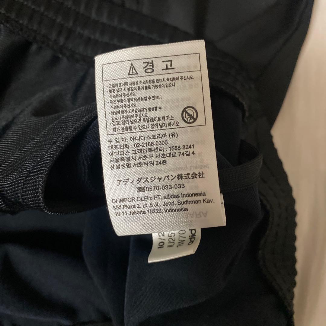 アディダス　ルーズ サテン トラックトップ