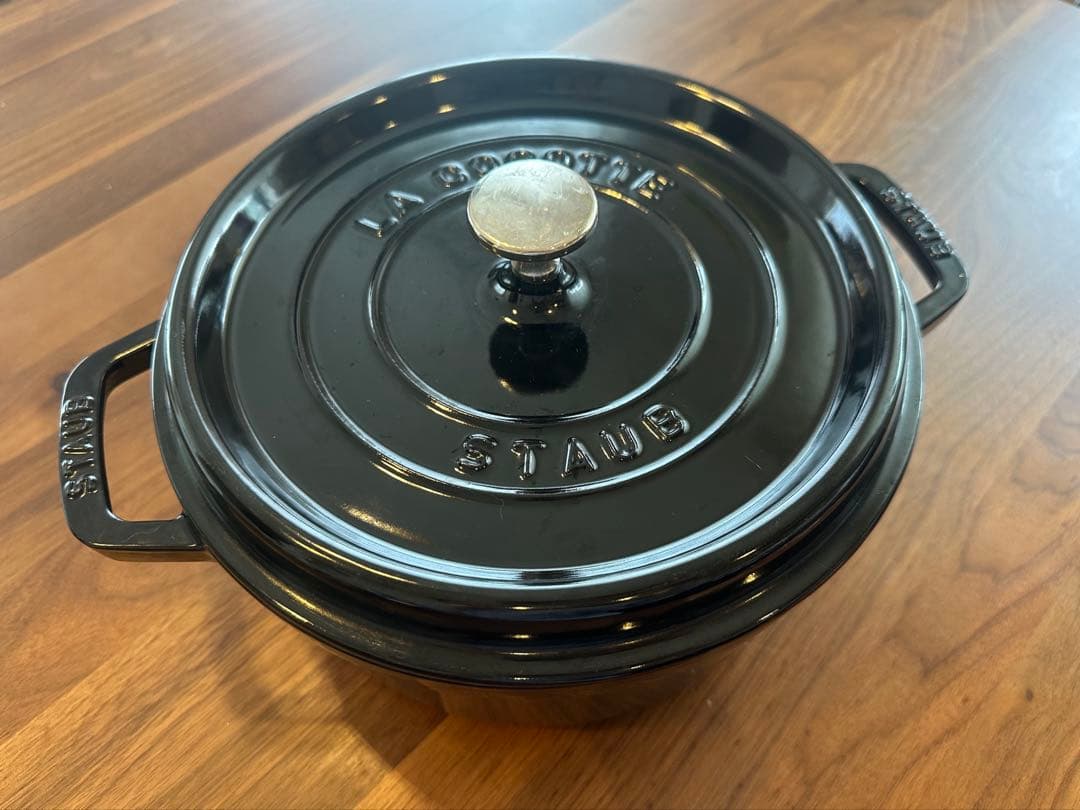 【お値下げ】Staub ストウブ ピコ・ココット 24 cm ラウンド　両手鍋
