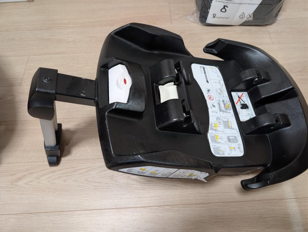 【中古】Doona isofixベース付き ベビーカー ドゥーナ