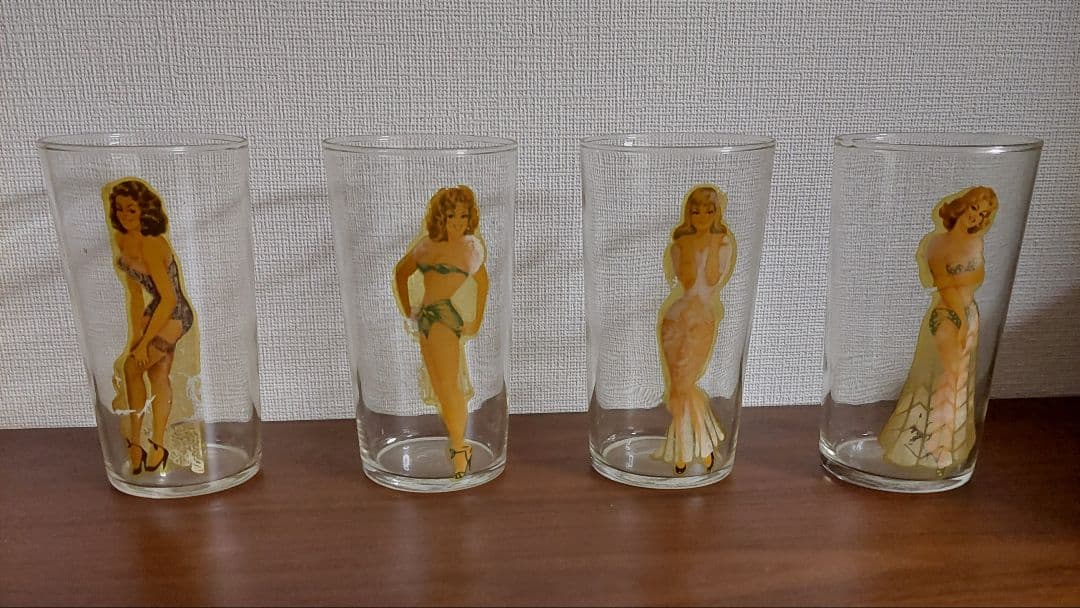 ピンナップガール イラスト コップ 4個セット ヴィンテージ