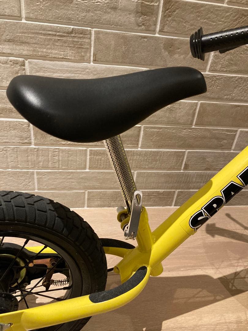 SPARKY スパーキー　キックバイク　イエロー　ブレーキ　スタンド付
