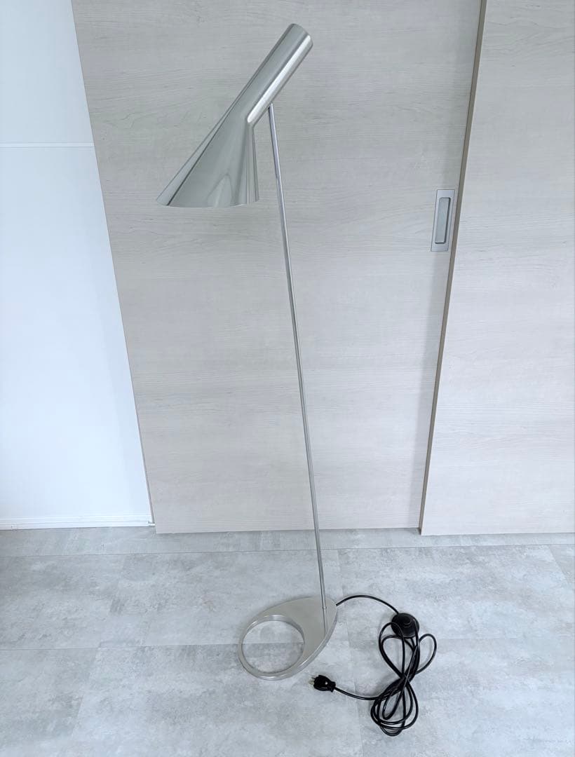 【louis poulsen】 AJフロア シルバー