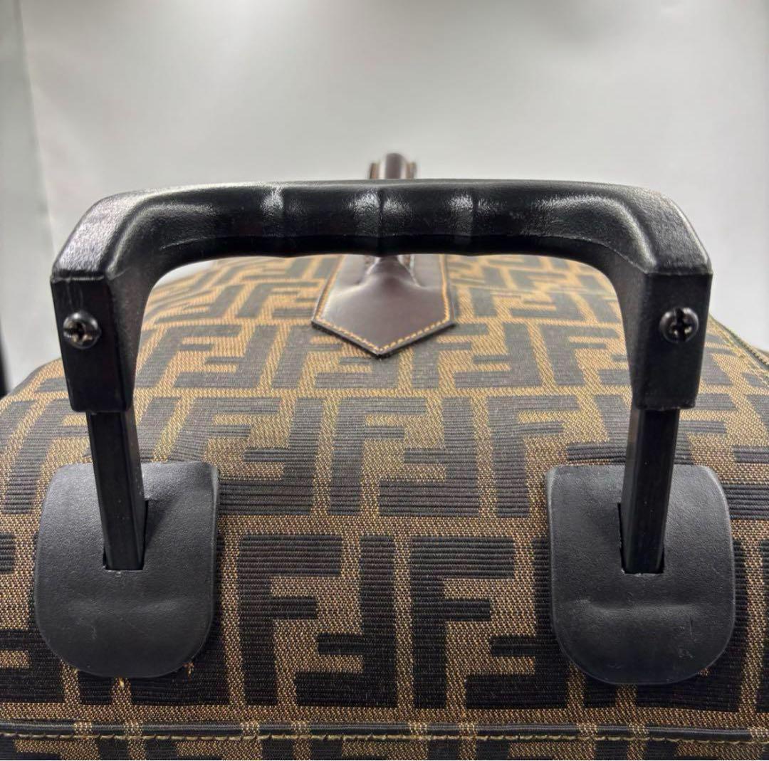 希少品FENDI フェンディ ズッカ柄　2輪キャリーケース　スーツケース　大容量