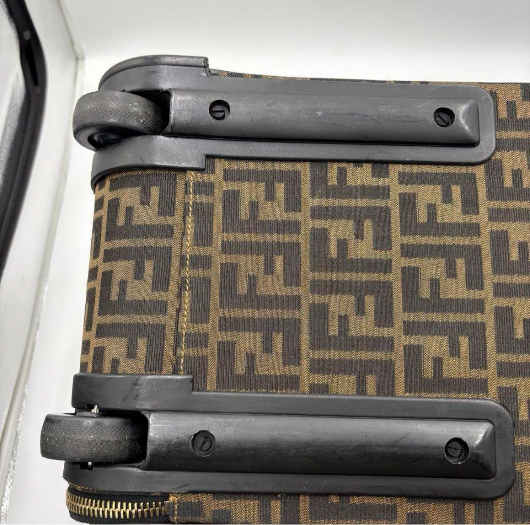 希少品FENDI フェンディ ズッカ柄　2輪キャリーケース　スーツケース　大容量